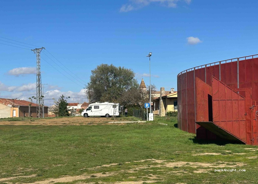 (34300) Paredes de Nava - 20 Carretera Circunvalación — foto 4