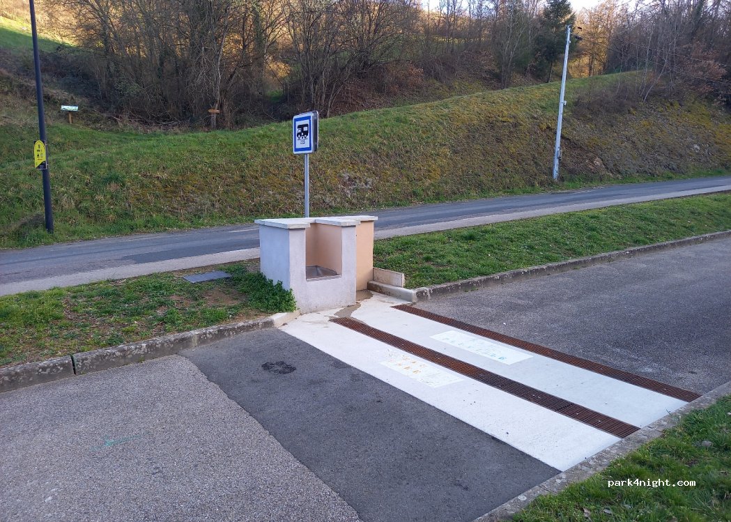 (69690) Courzieu - 2 Route de Verrières — foto