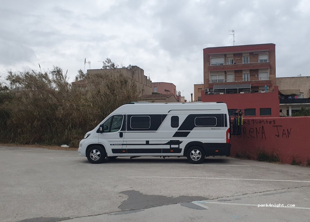 (17600) Figueres - 11 Carrer Orlina — foto