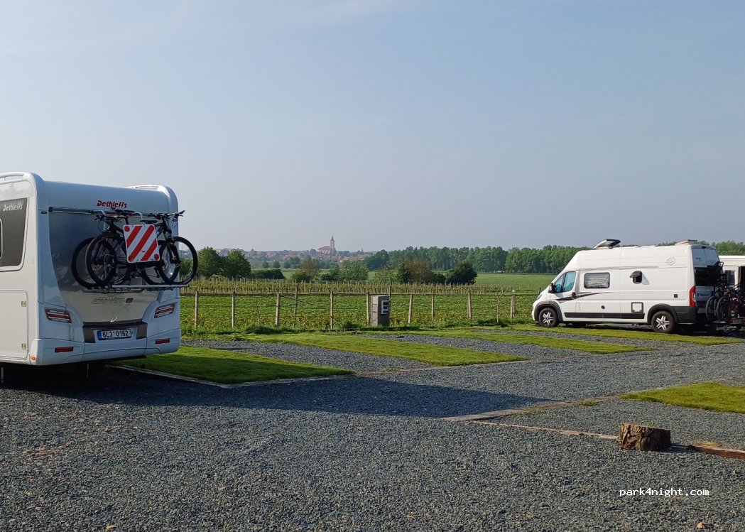 (691 02) Velké Bílovice - 665 Pod Panskýma — foto 3