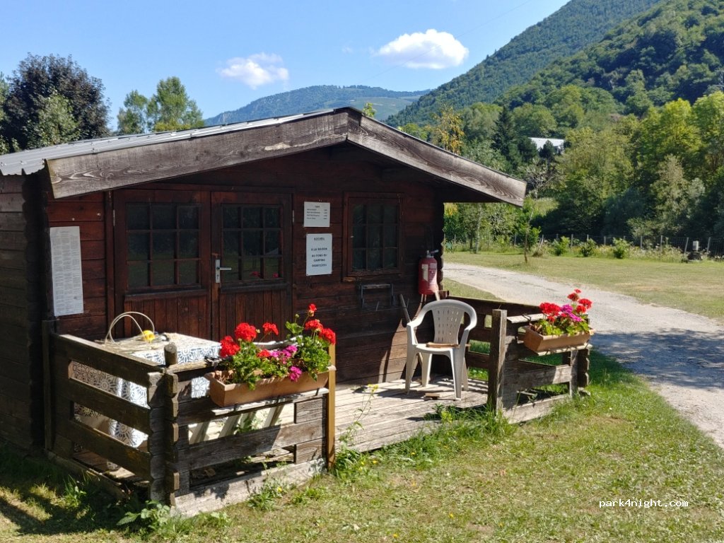 aire naturelle de camping de Cadéac — foto 3