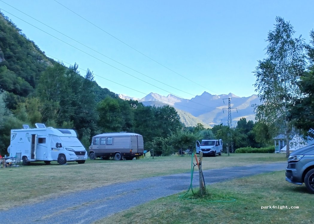 aire naturelle de camping de Cadéac — foto 4