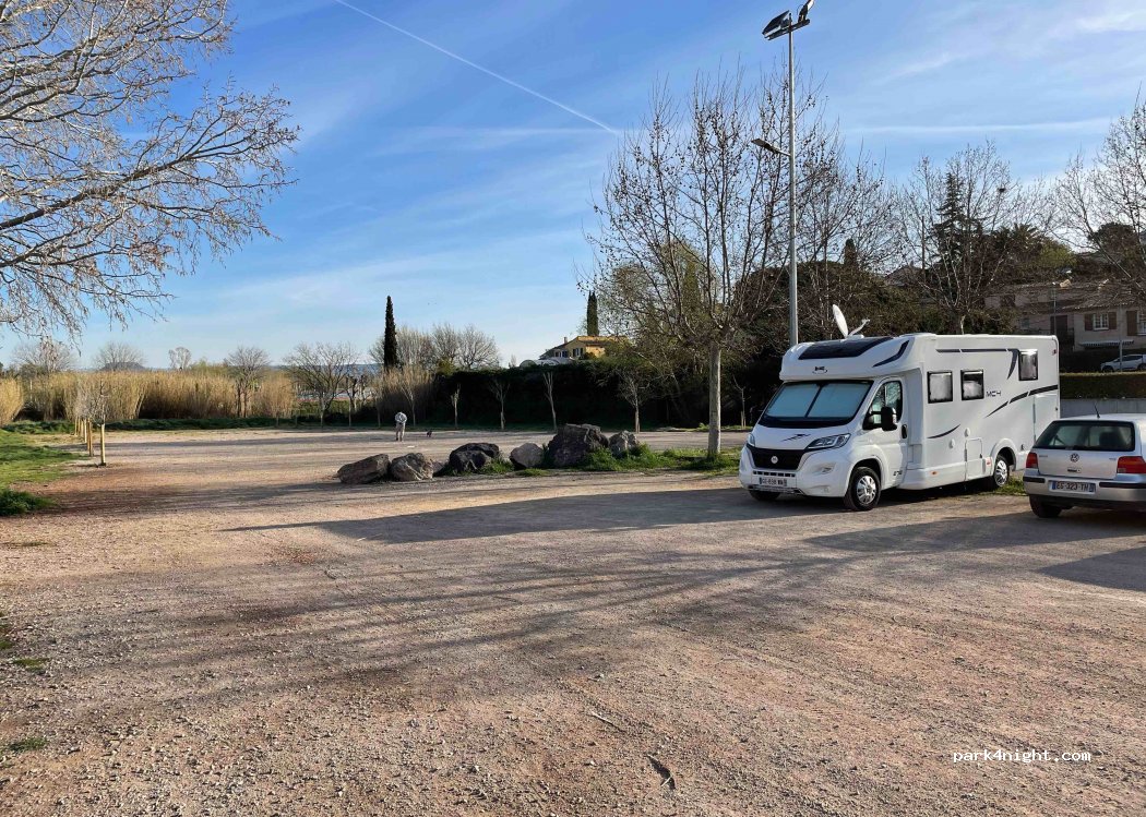 (83520) Roquebrune-sur-Argens - Rue Près Cheveaux — foto