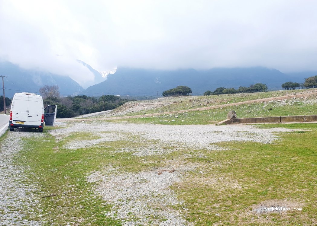 (602 00) Katounia - Unnamed Road — foto