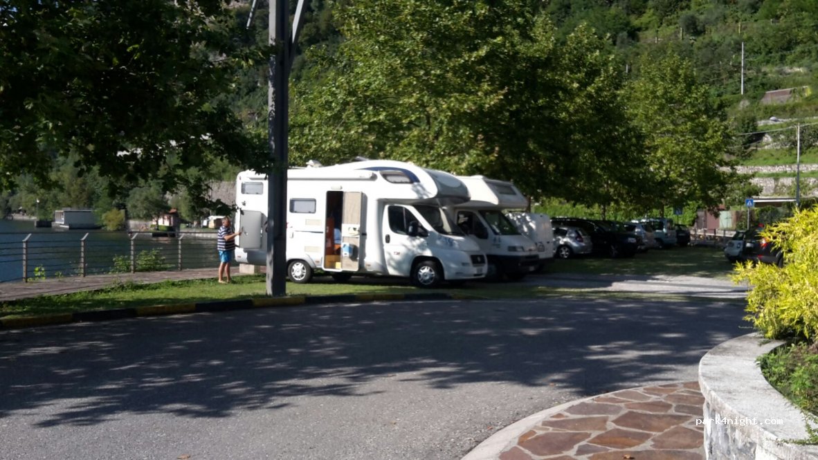 (23826) Mandello del Lario - 165 Via Statale — foto