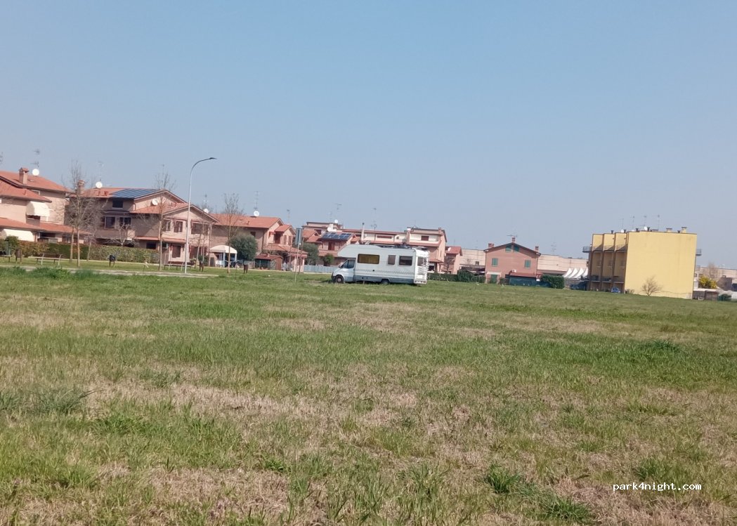 (44124) Ferrara - 9 Via Mario Dotti — foto