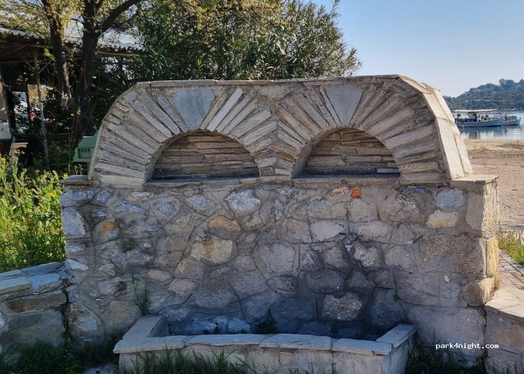 (630 78) Ormos Panagias - Unnamed Road — foto