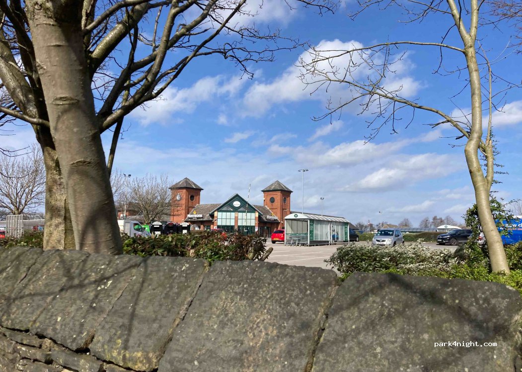 (SK16 5PN) Dukinfield - 60 Foundry Street — foto