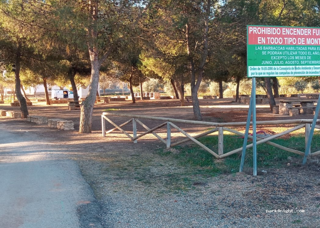 (13640) Herencia - Unnamed Road — foto