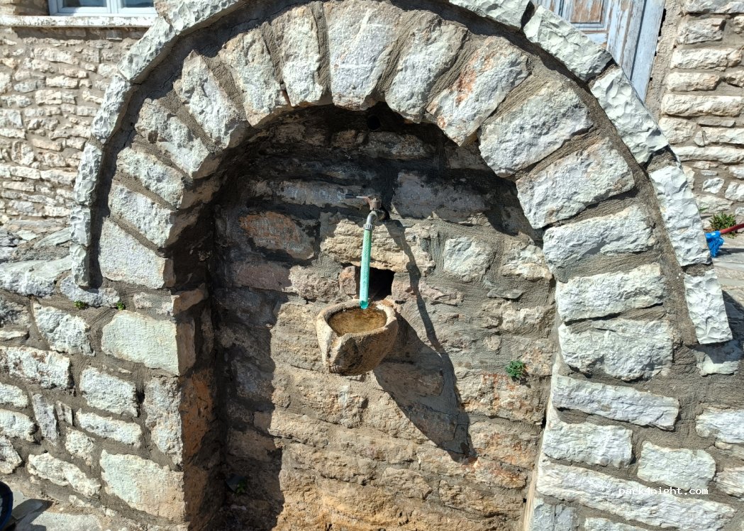 (250 04) Mouria - Eparchiaki Odos Ano Klitoria-Kontovazaina — foto 2