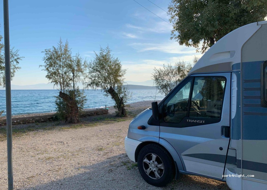 Plaka beach camping — foto