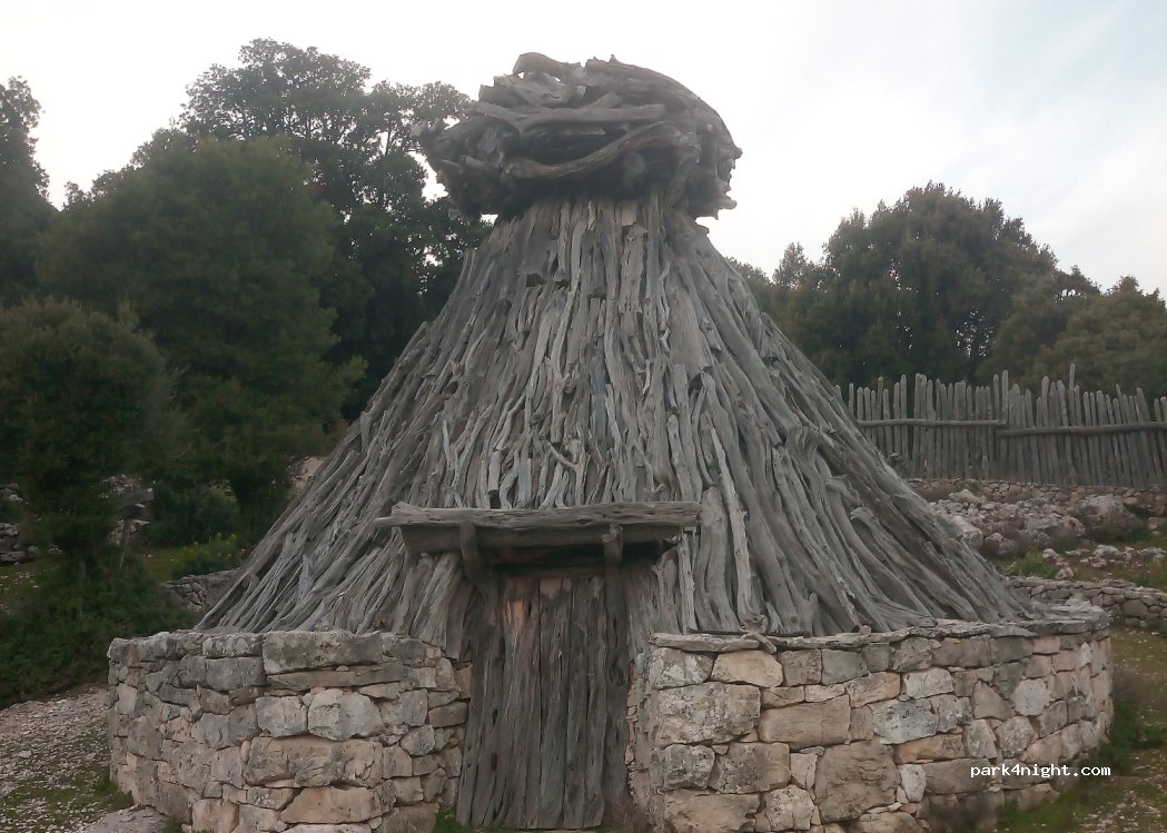 (08040) Urzulei - Unnamed Road — foto