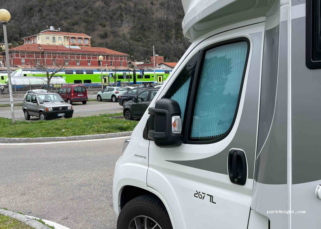 (21014) Laveno-Mombello - Via Gaggetto — foto