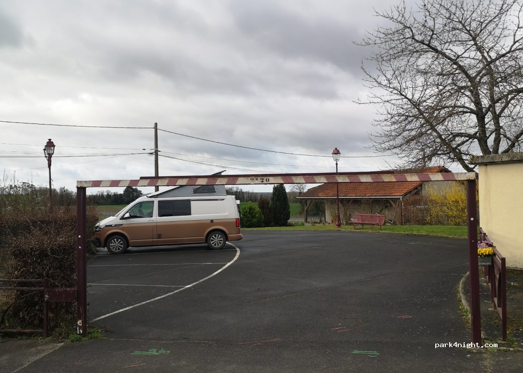 (51220) Merfy - 10 Chemin dit des Couarres la Masse — foto
