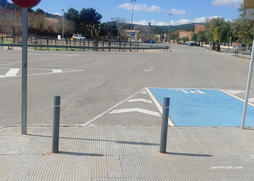 (43700) El Vendrell - 10 Avinguda de les Escoles — foto