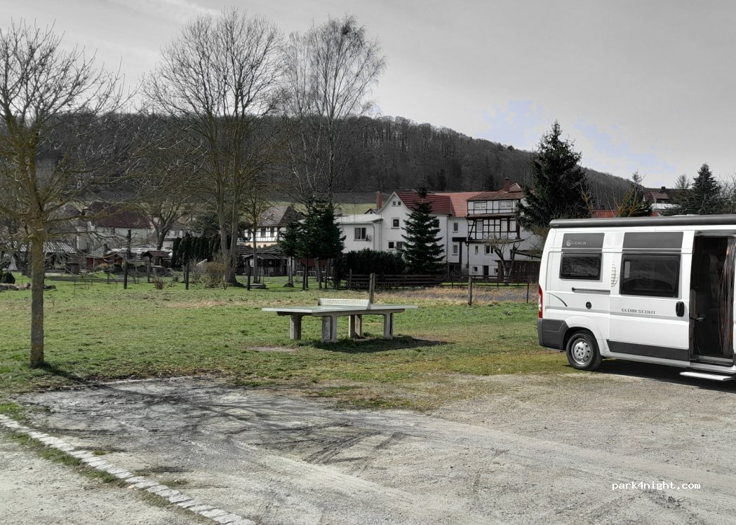 (98631) Grabfeld - 5 Am Sportplatz — foto