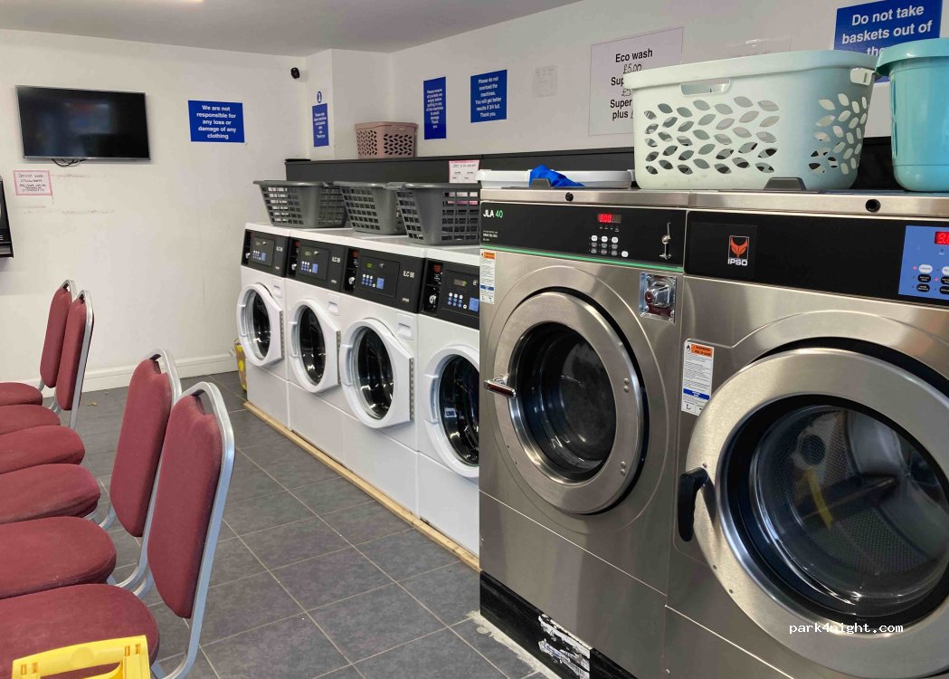 (BN10 8LA) Peacehaven - 207 South Coast Road — foto