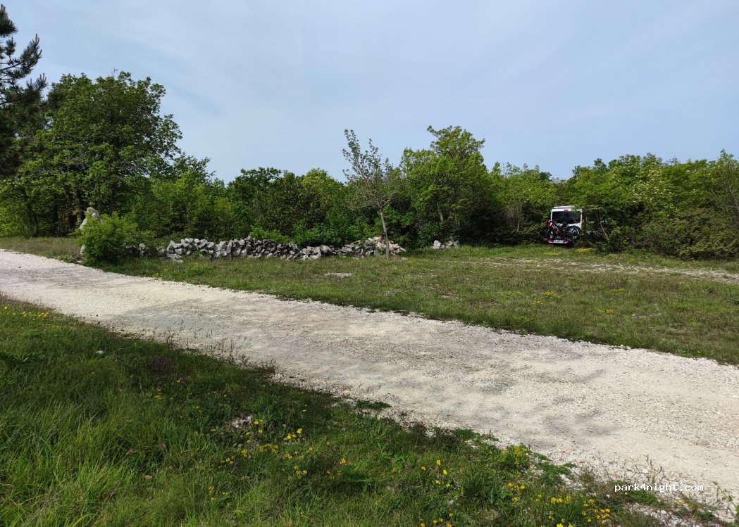(52220) Gora Glušići - unnamed road — foto 3