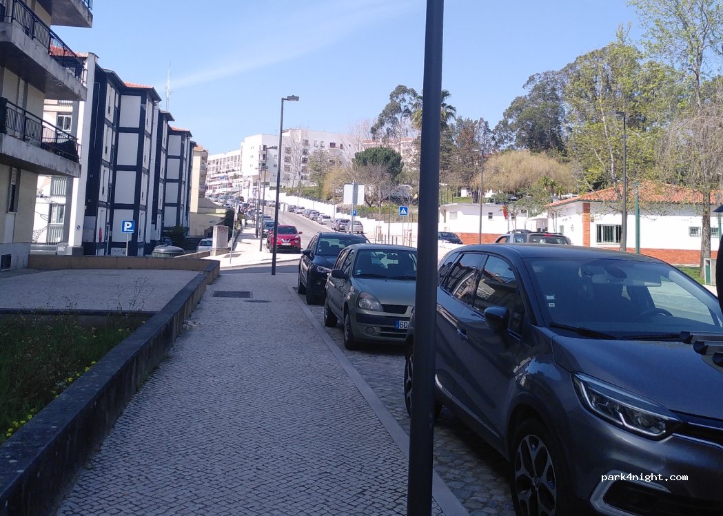(2460) Alcobaça - 27 Rua Professor Engenheiro Joaquim Vieira Natividade — foto