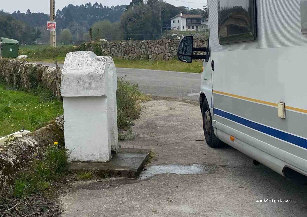 (33595) Balmori - Unnamed Road — foto