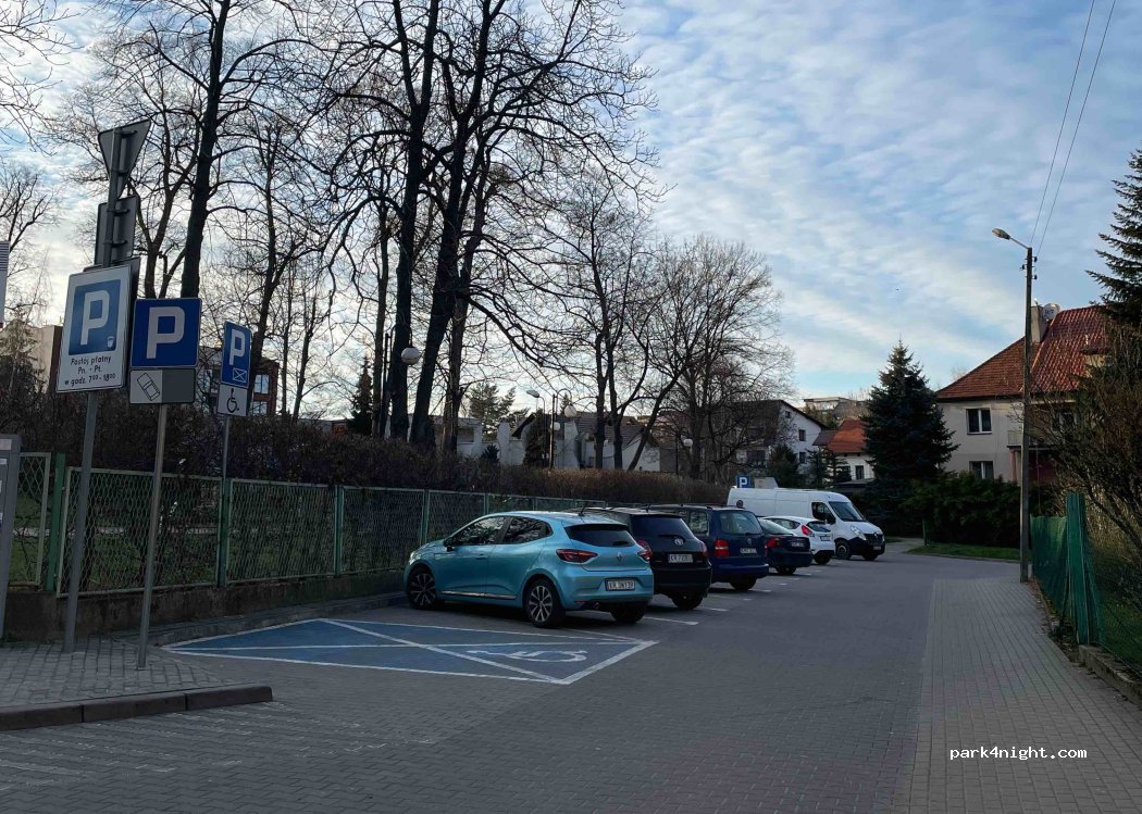 (32-400) Myślenice - 2 Romualda Traugutta — foto