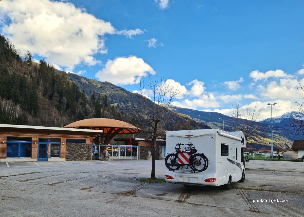(6275) Stumm - 1 Unterwaldstraße — foto