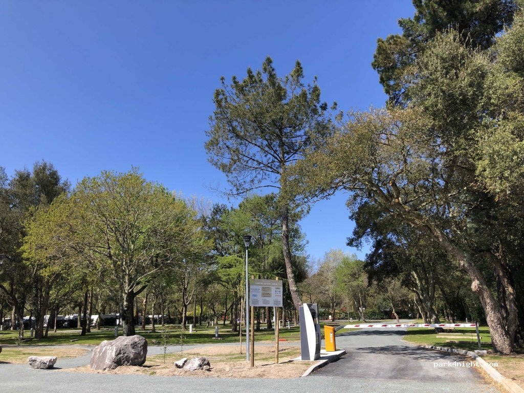 Aire de camping-cars du Lac — foto 4