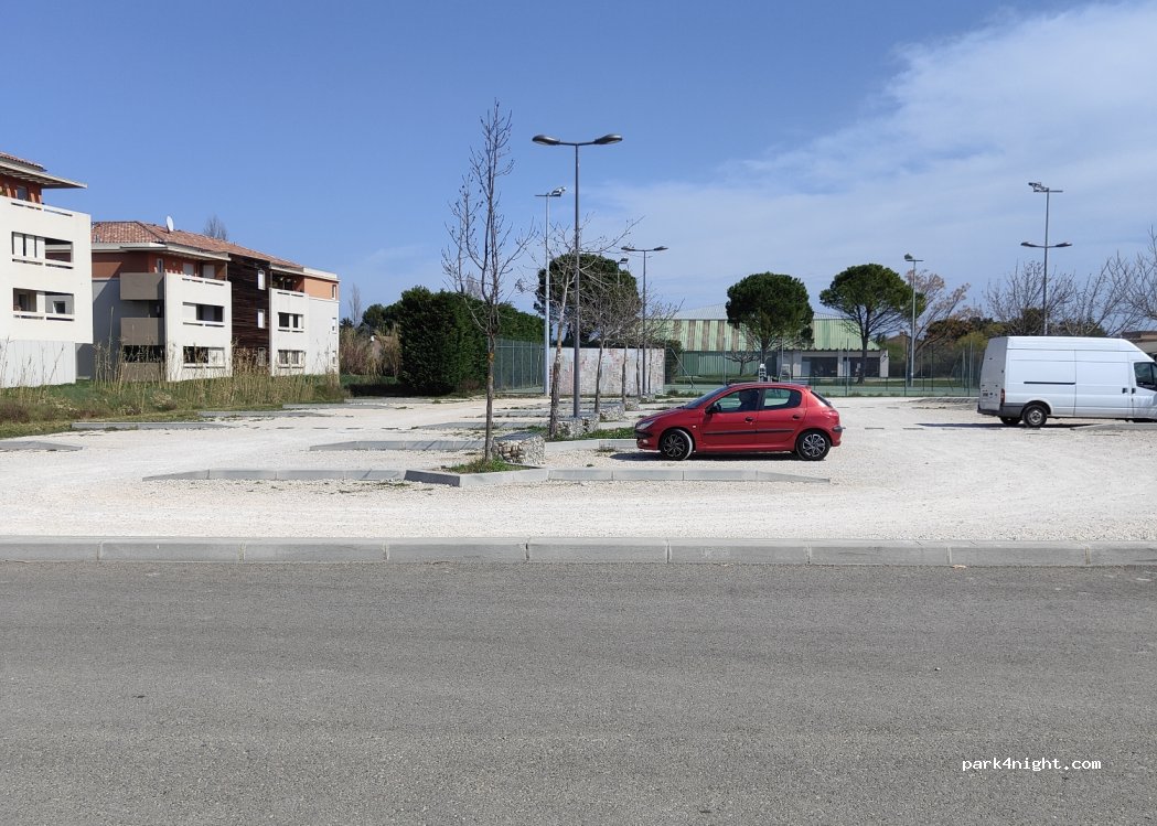 (84320) Entraigues-sur-la-Sorgue - 292 Avenue des Lucines — foto 2