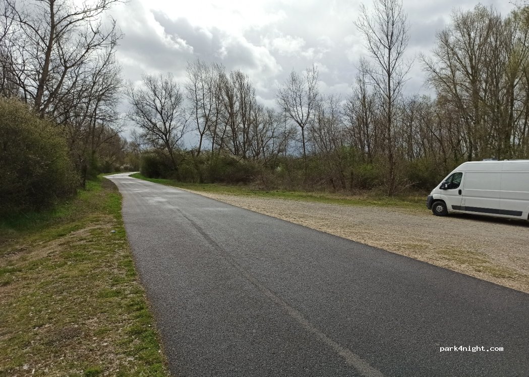 (45630) Beaulieu-sur-Loire - D926 — foto 3
