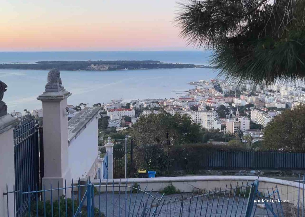 (06400) Cannes - 20 Boulevard Alexandre Lacour — foto 4
