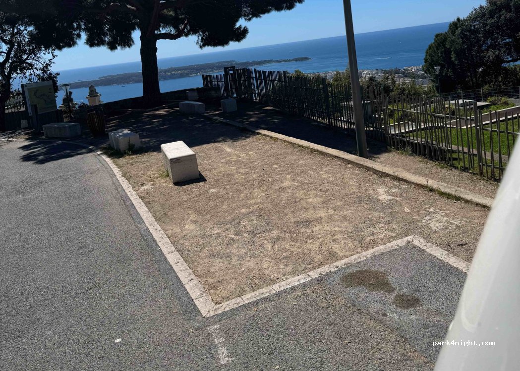 (06400) Cannes - 20 Boulevard Alexandre Lacour — foto 5