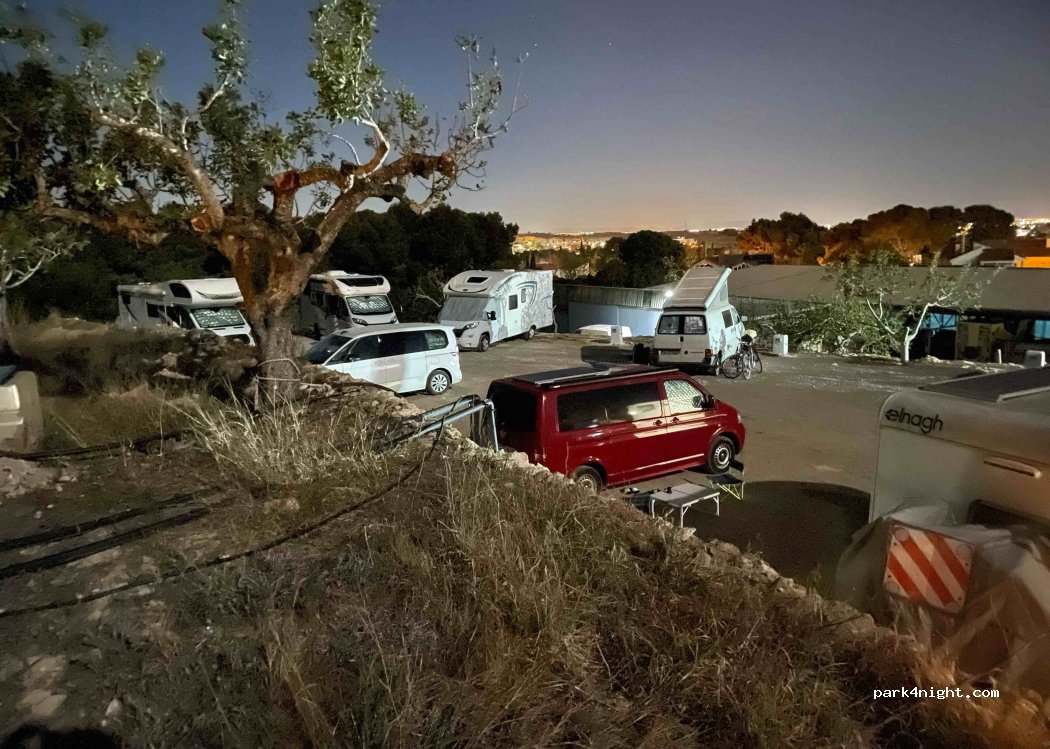 Área parking benzal — foto 2