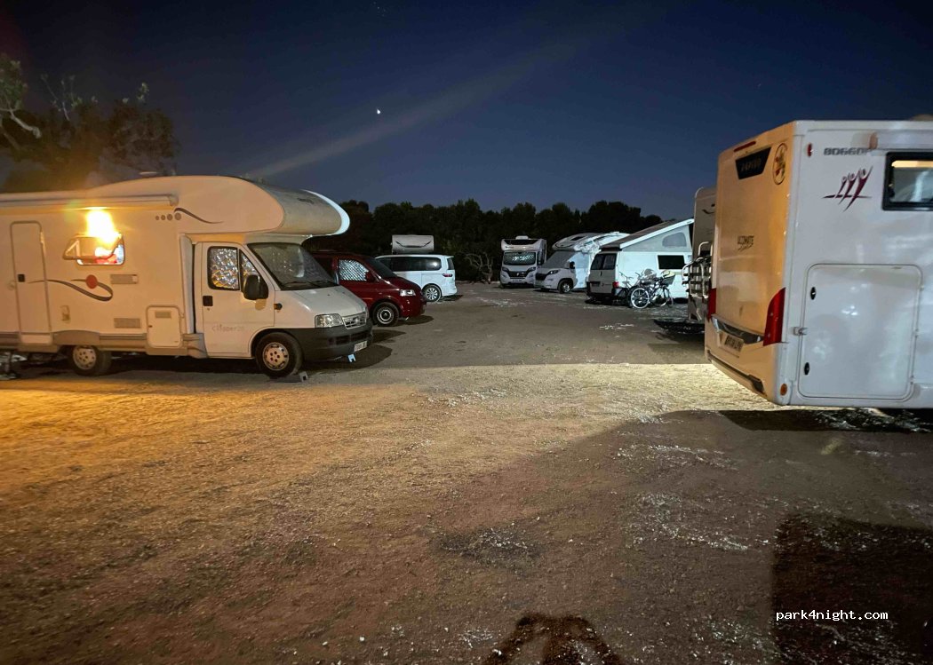 Área parking benzal — foto 3