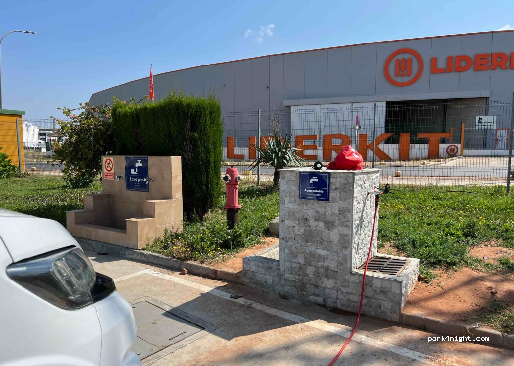 Aire de camping-cars Guarromán — foto