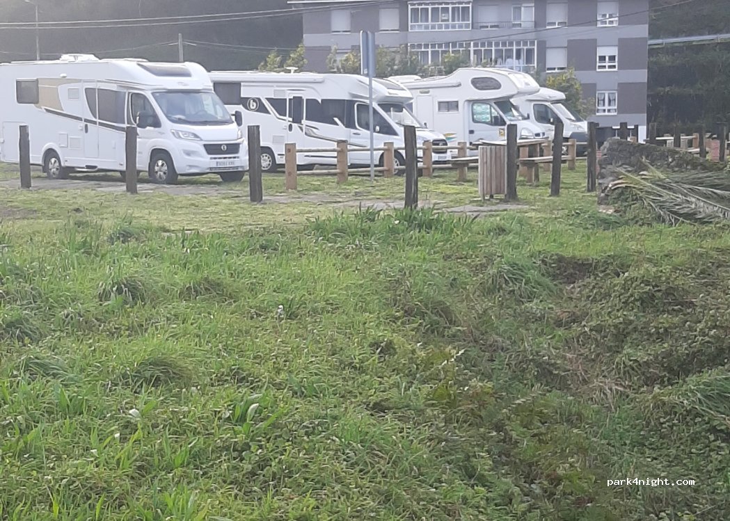 (33700) Luarca - 14 Avenida Estación — foto 4