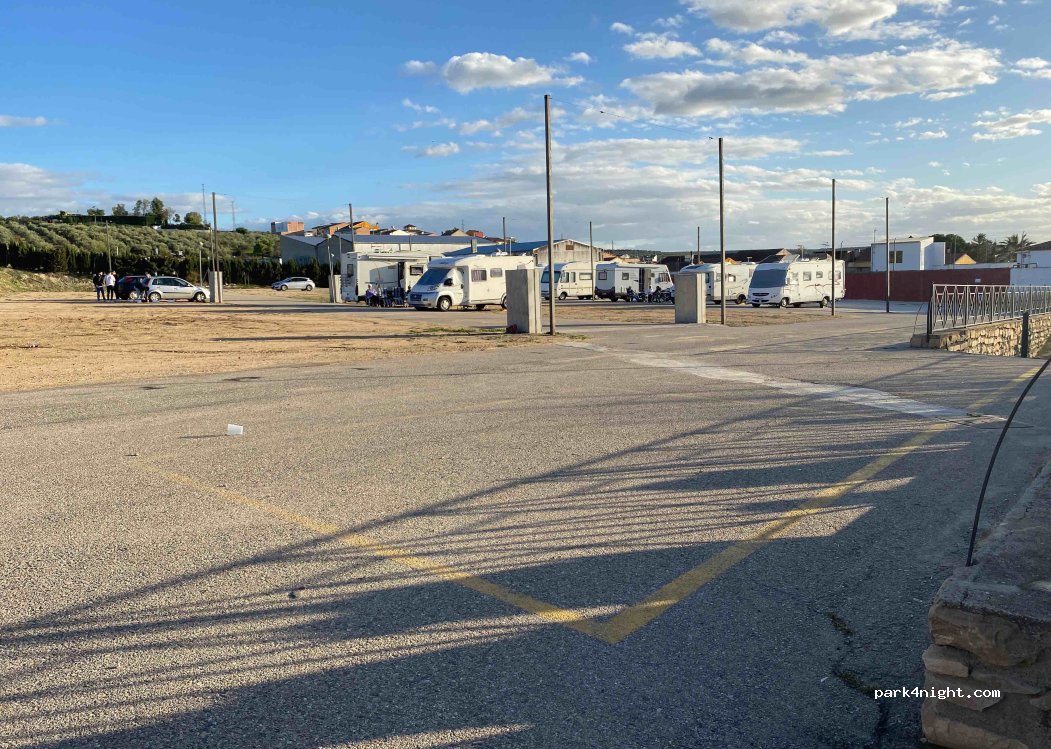 (23430) Rus - 3 Calle Guadalimar — foto