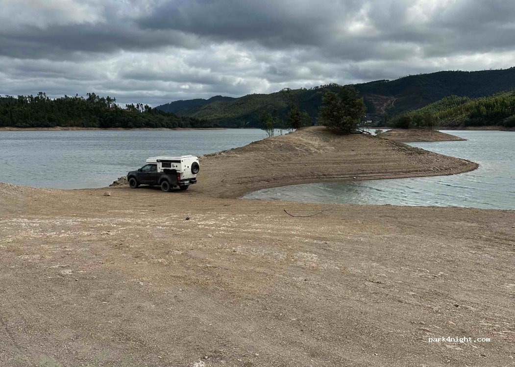 (2240) Vale Serrão - Unnamed Road — foto