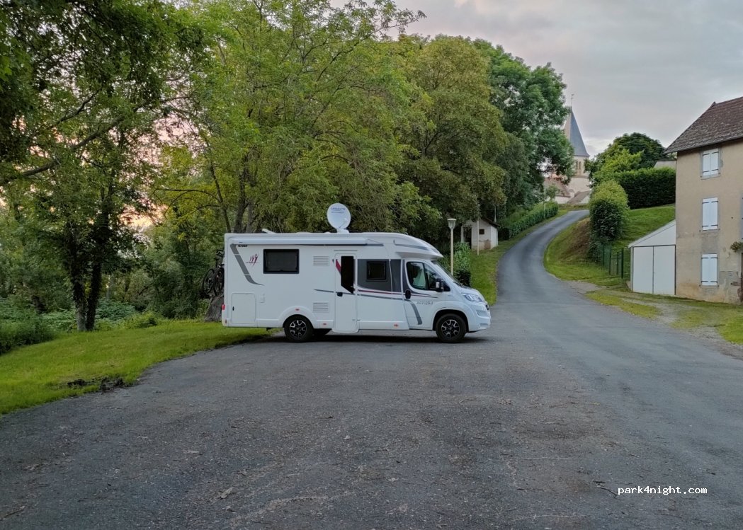 (71140) Saint-Aubin-sur-Loire - Rue du Bord de Loire — foto 3