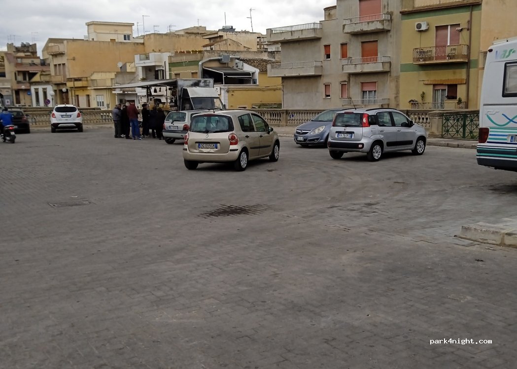 (97019) Vittoria - 1A Piazza Sei Martiri della Liberta — foto