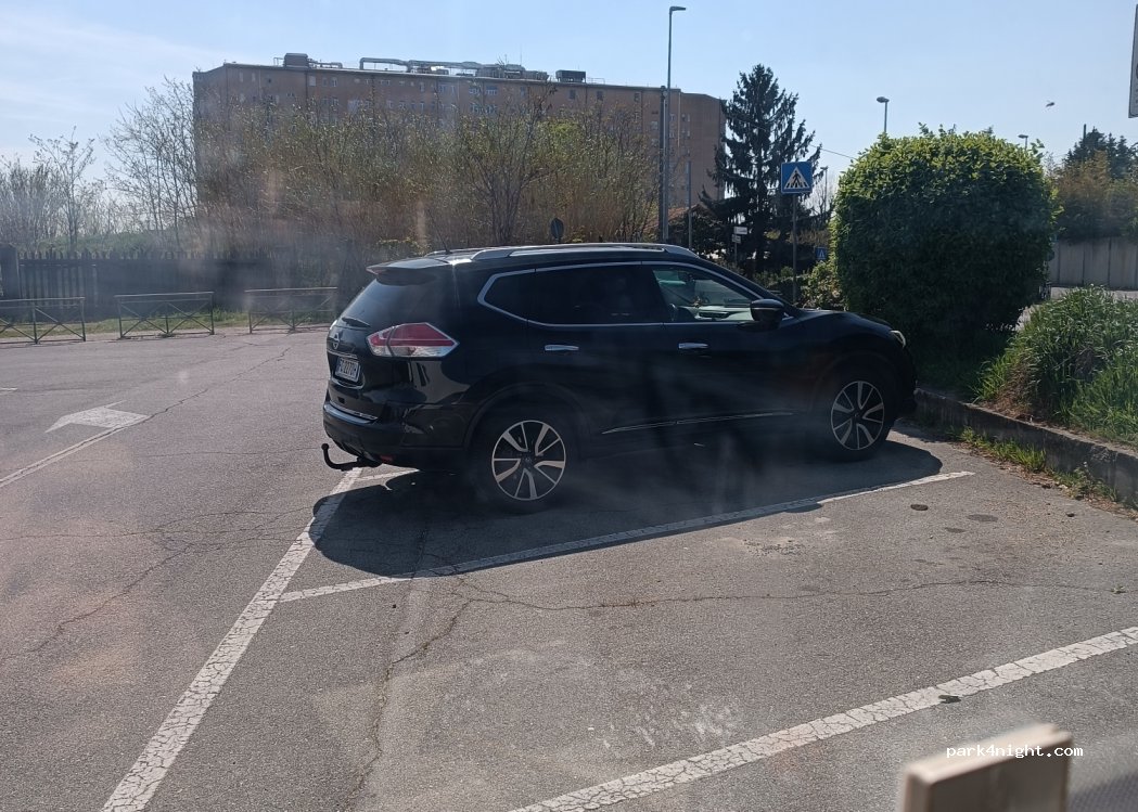 (10098) Rivoli - 328 Viale Colli — foto