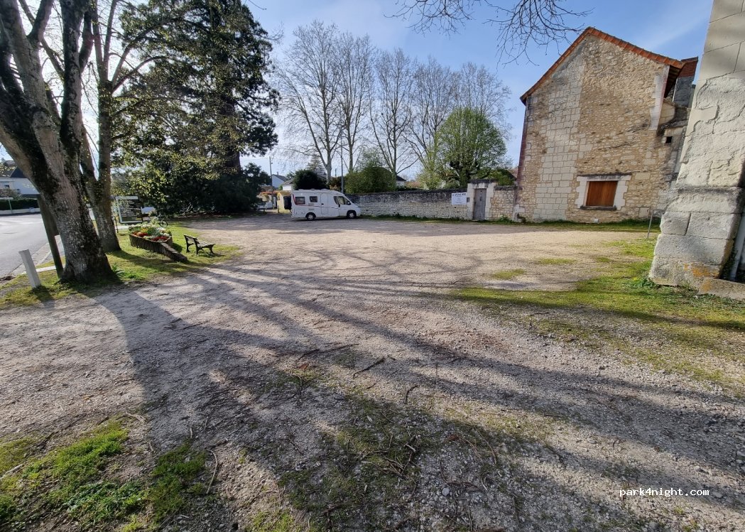 (86100) Châtellerault - 2-22 Chemin du Portail Rouge — foto