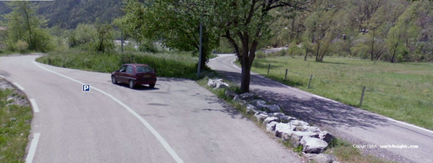 (04000) Digne - Montée du Parc Saint-Benoît — foto
