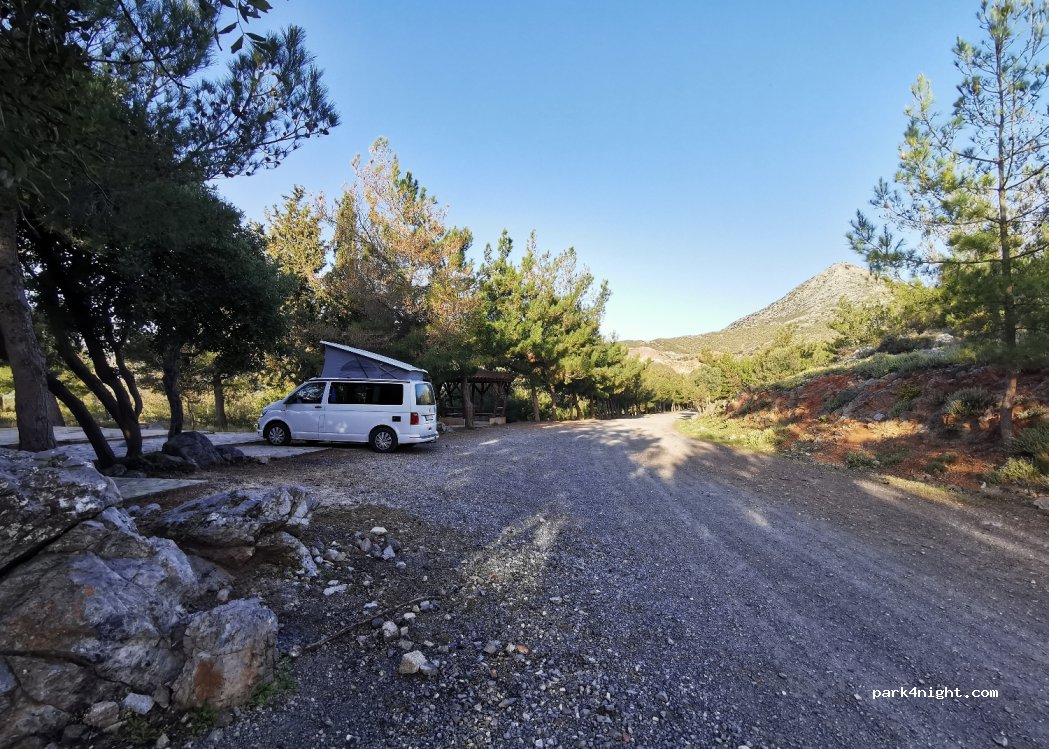 (715 00) Gazi - Unnamed Road — foto
