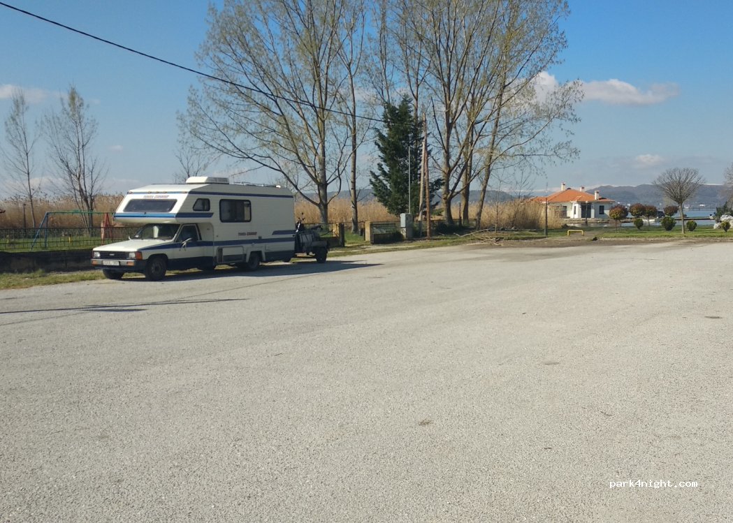 (520 56) Mavrochori - Unnamed Road — foto