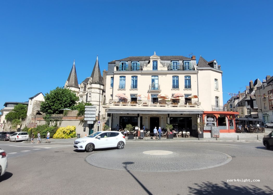 (35500) Vitré - 11 Rue du Bourg aux Moines — foto 2