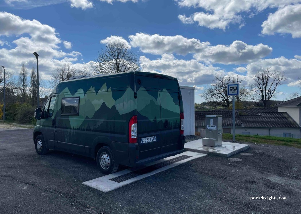 Aire de Rouffignac-Saint-Cernin-de-Reilhac — foto 2
