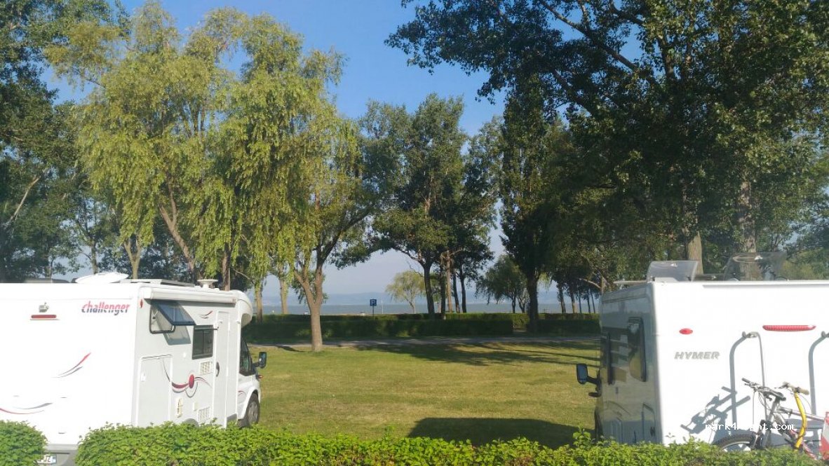 (7141) Podersdorf am See - 7 Seeufergasse — foto