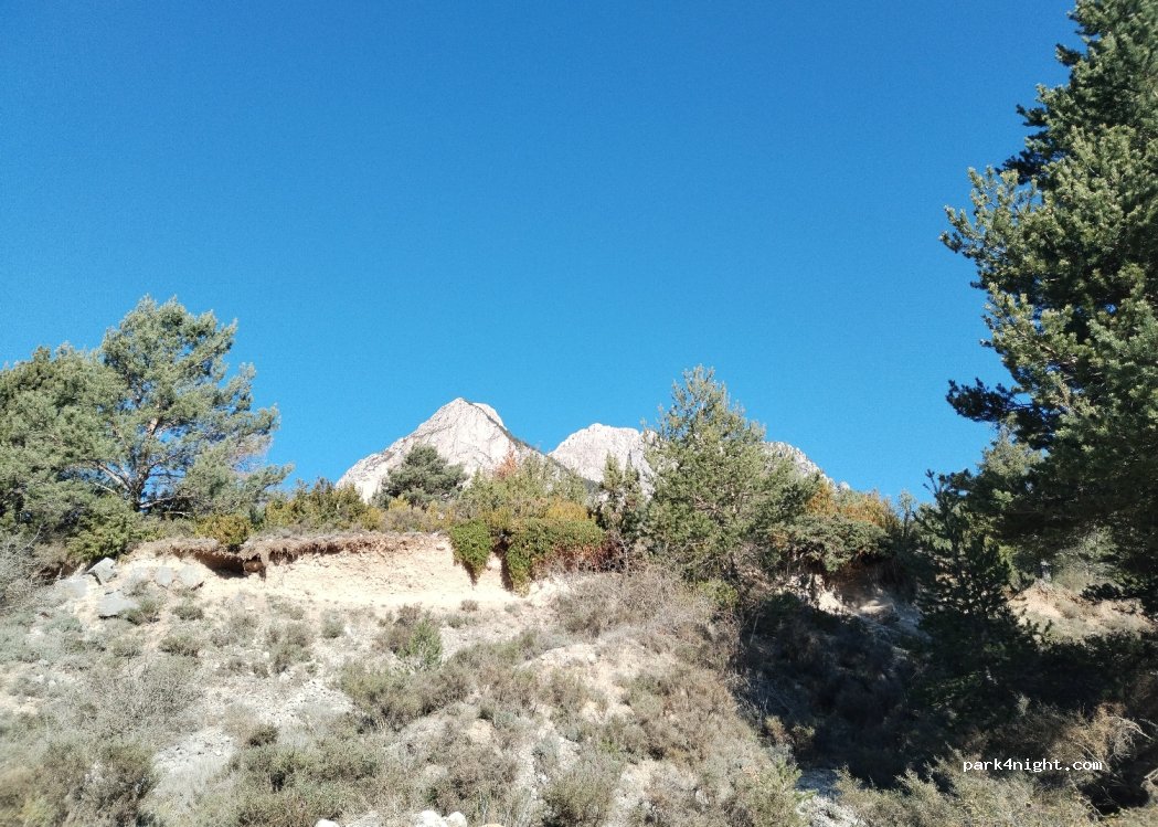 (08697) Saldes - Carretera del mirador de Gresolet / Refugi Lluís Estasen — foto