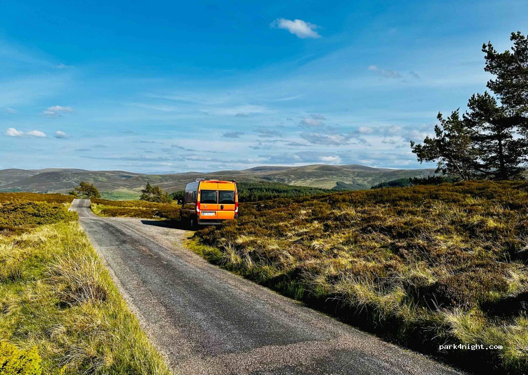 (IV13 7YA) Inverness - Unnamed Road — foto