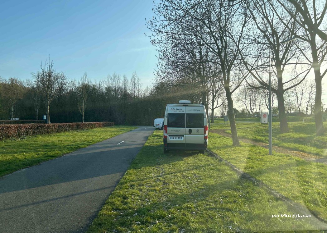 (2064 KA) Spaarndam - 9 Zijkanaal C Weg — foto